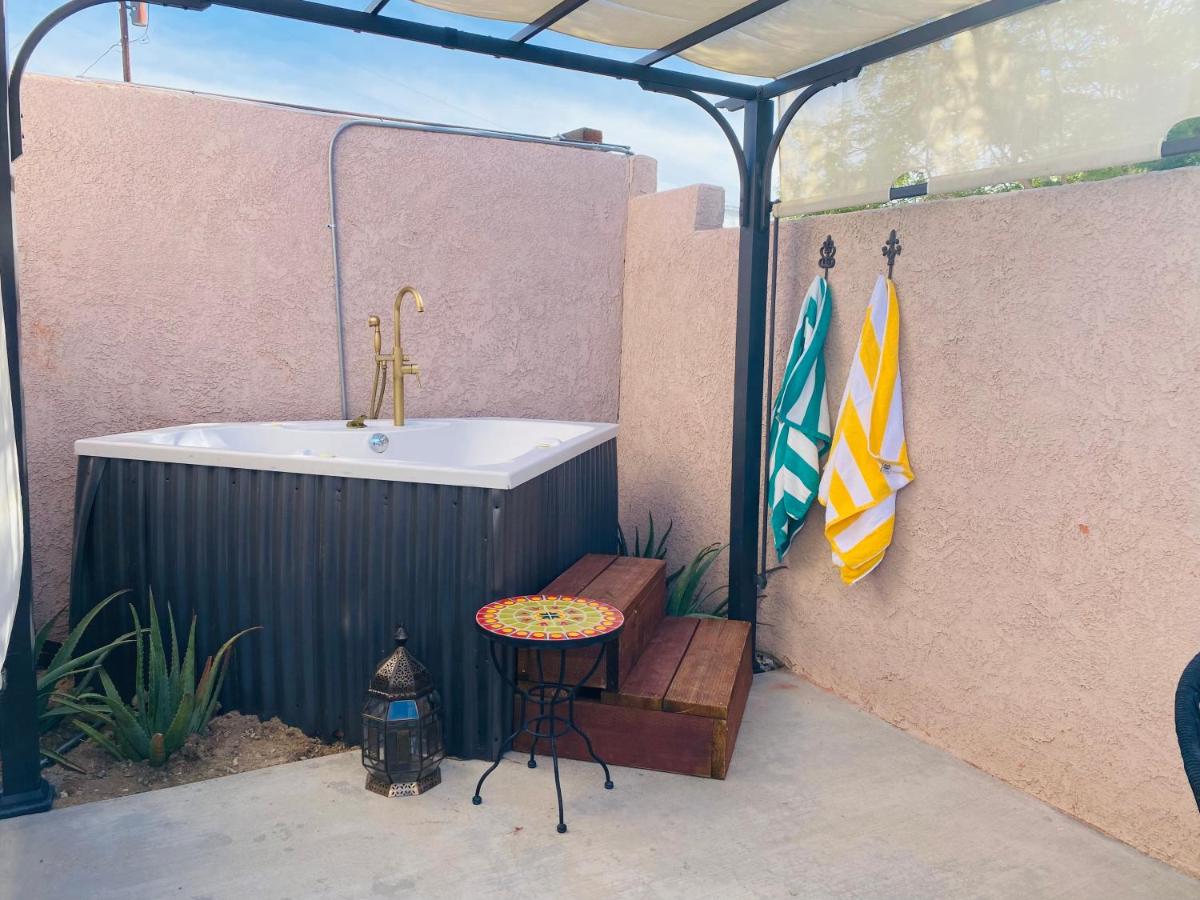 Deluxe King Studio at Mi Kasa Hot Springs 420, Adults only, Clothing Optional
