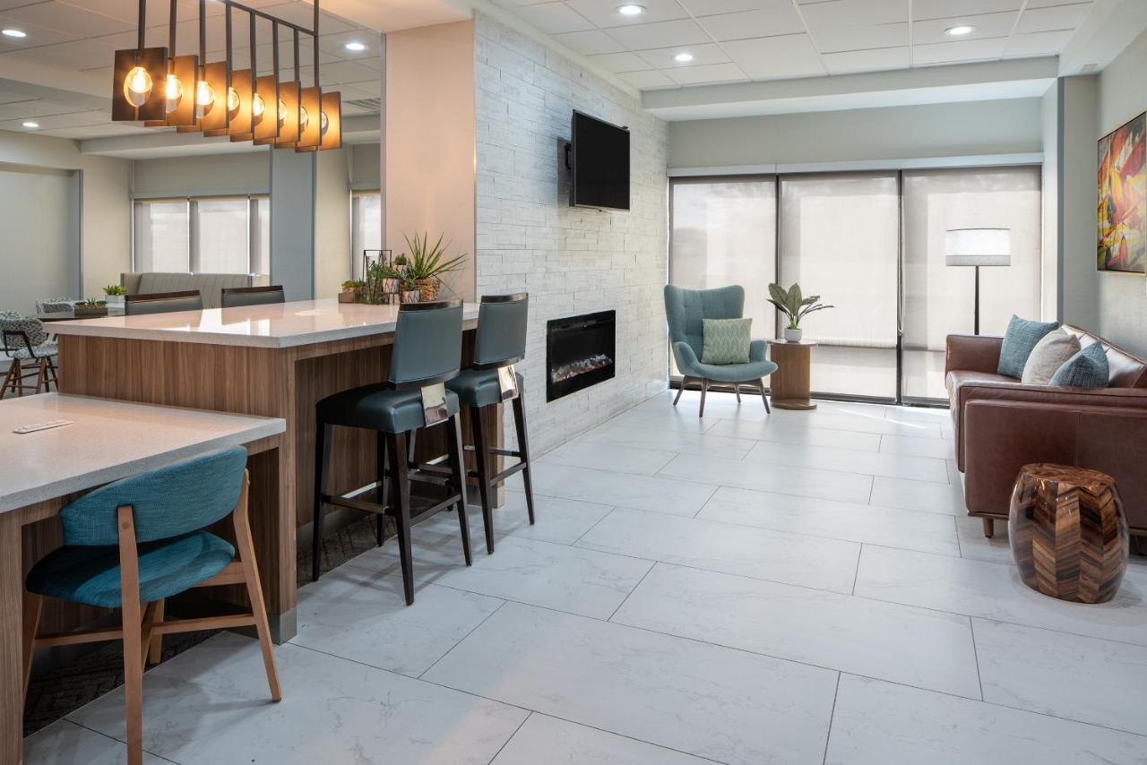  | Avalon Hotel & Suites Alexandria