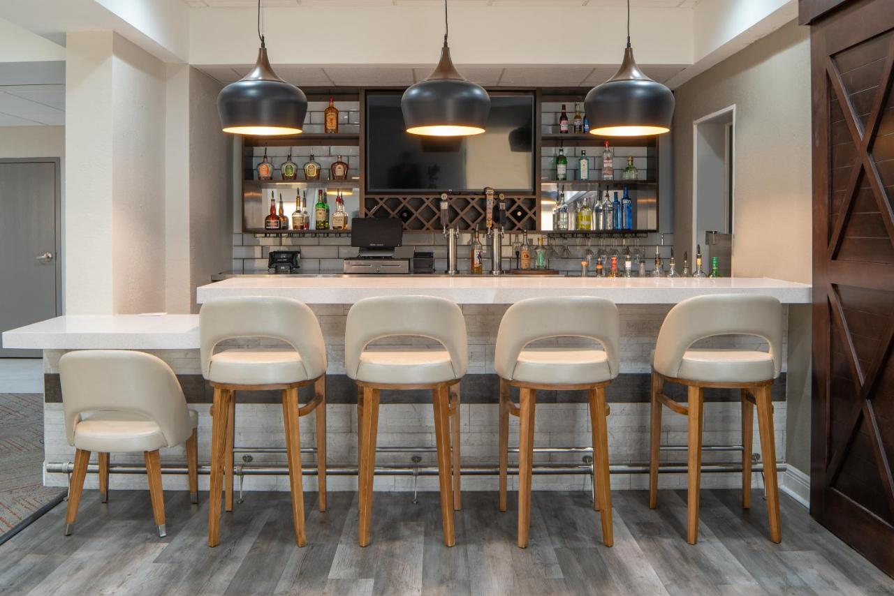  | Avalon Hotel & Suites Alexandria