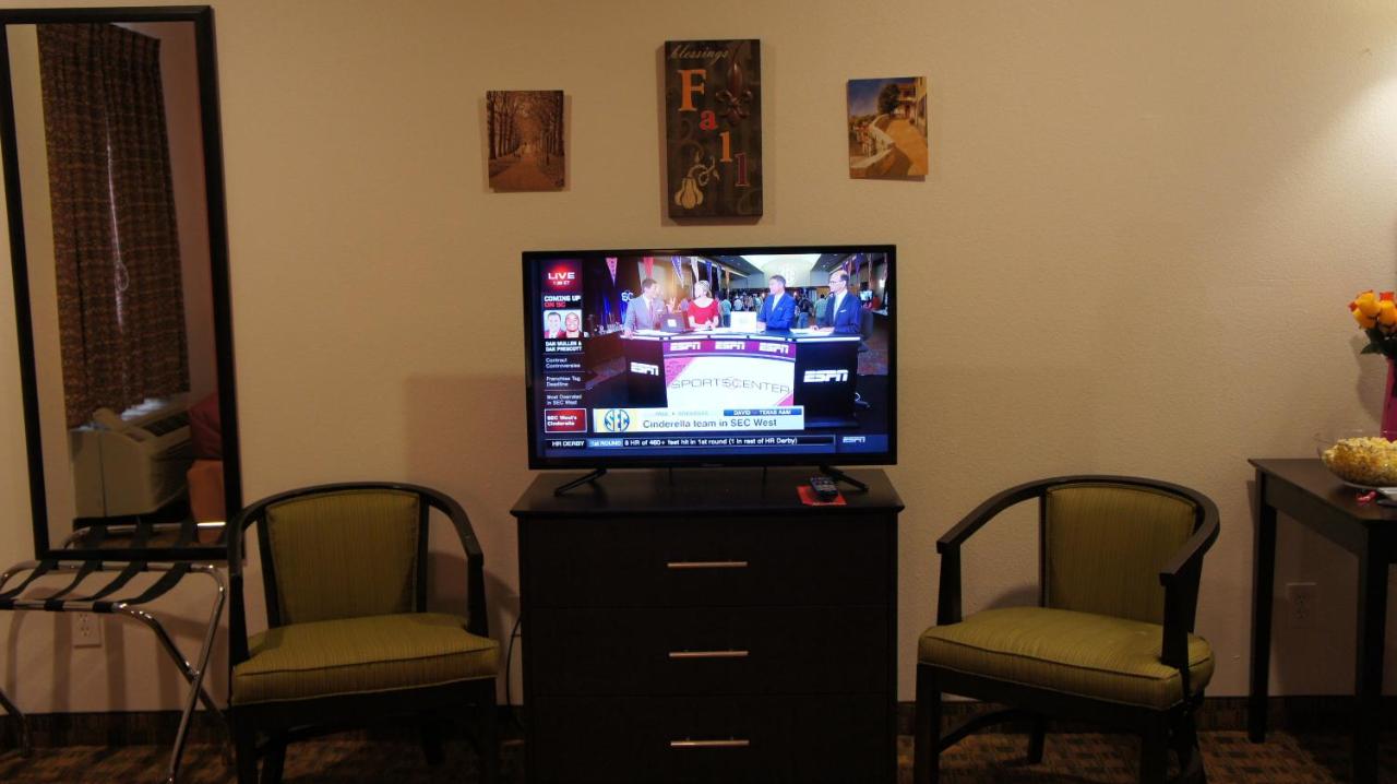  | Lux Inn and Suites