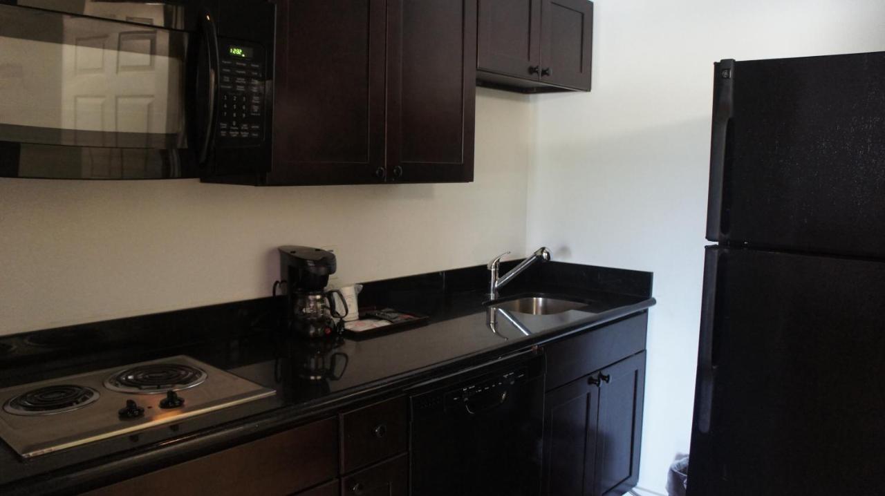  | Lux Inn and Suites