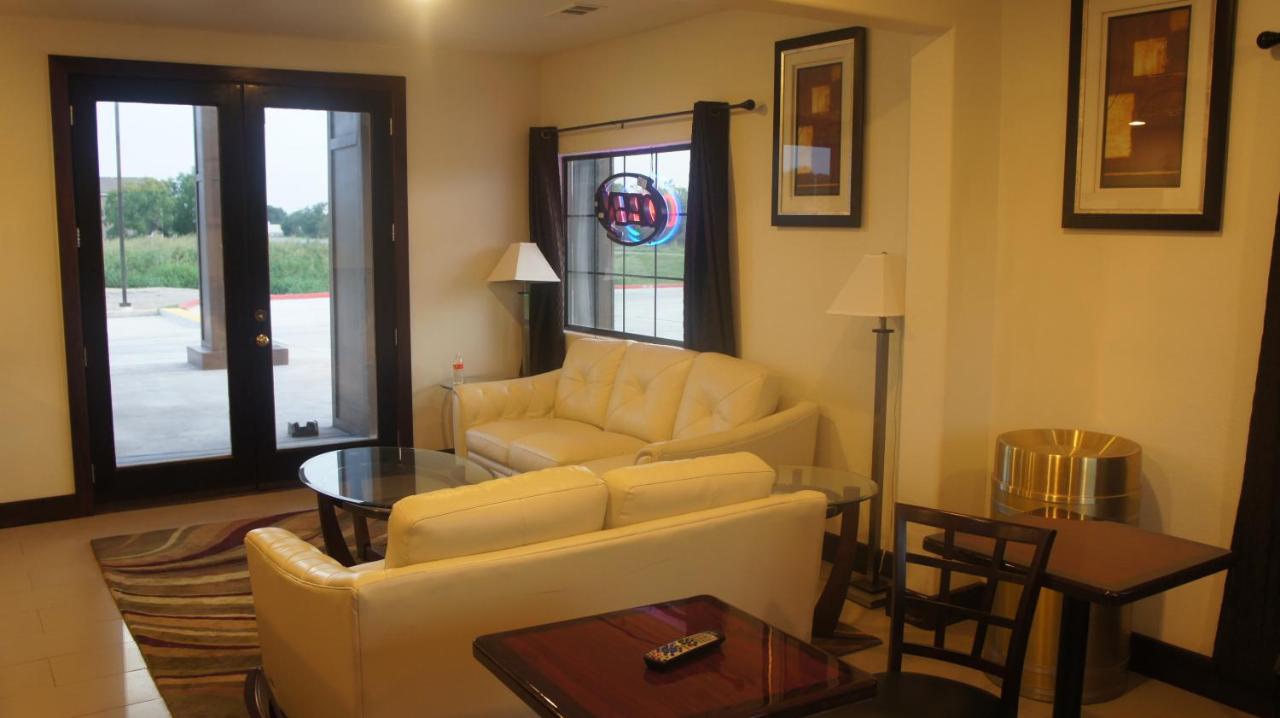  | Lux Inn and Suites