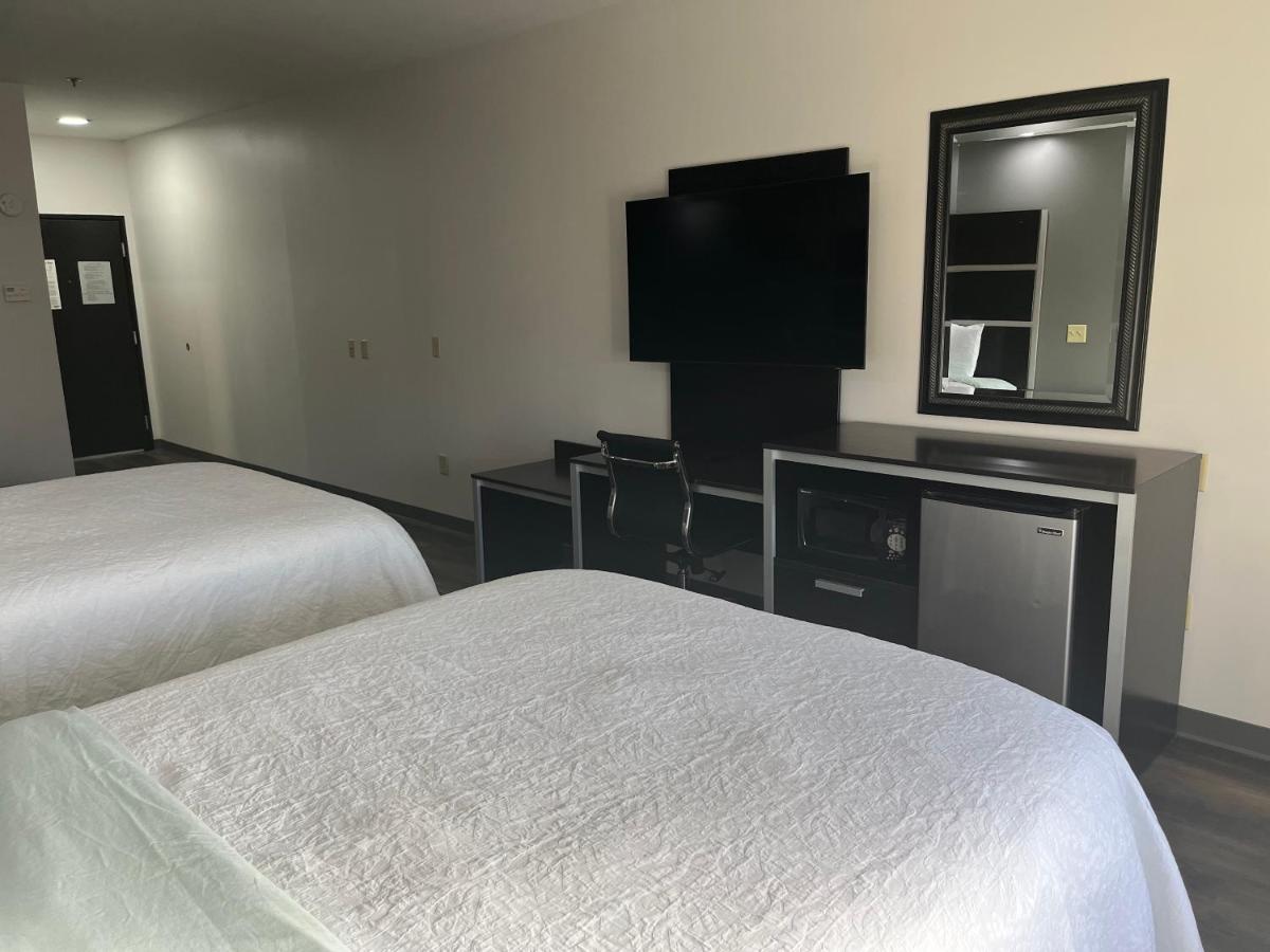 | Sans Boutique Hotel & Suites