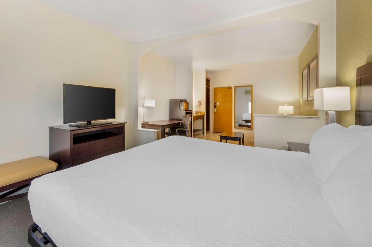 Executive King Room at Best Western Celina