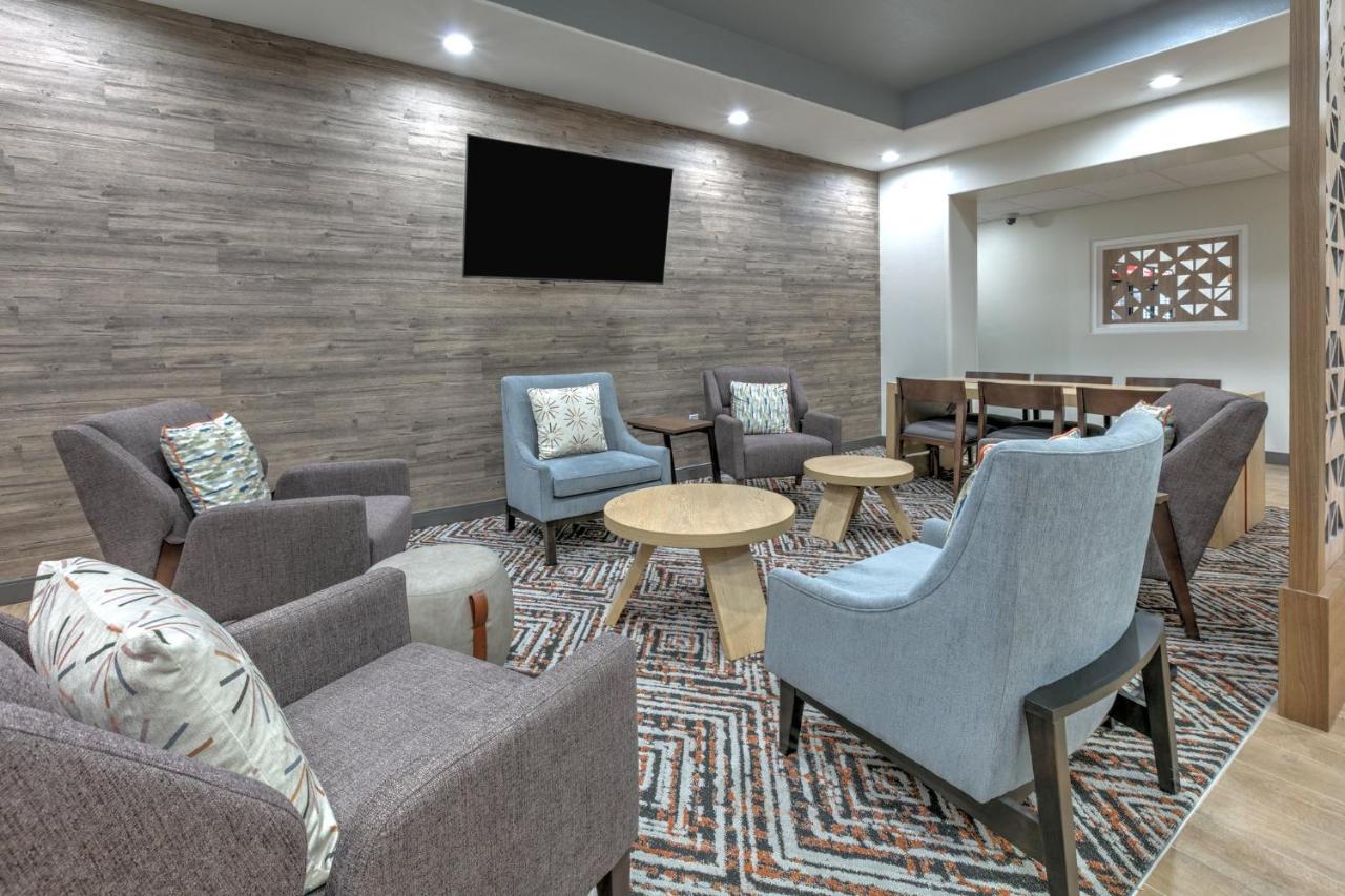 | Candlewood Suites Lake Jackson Clute, an IHG Hotel