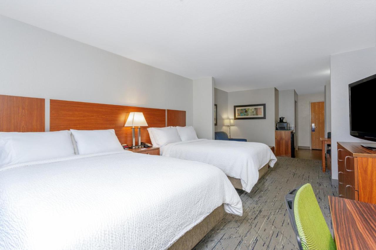 | Holiday Inn Express Hotel & Suites Jacksonville South I-295, an IHG Hotel