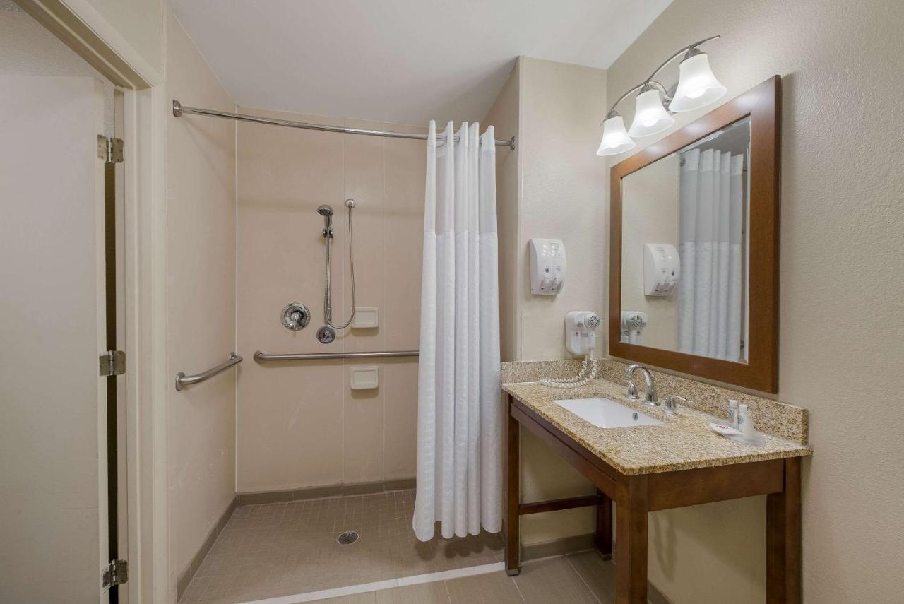 King Room - Accessible/Non-Smoking at Comfort Inn Fayetteville I-95
