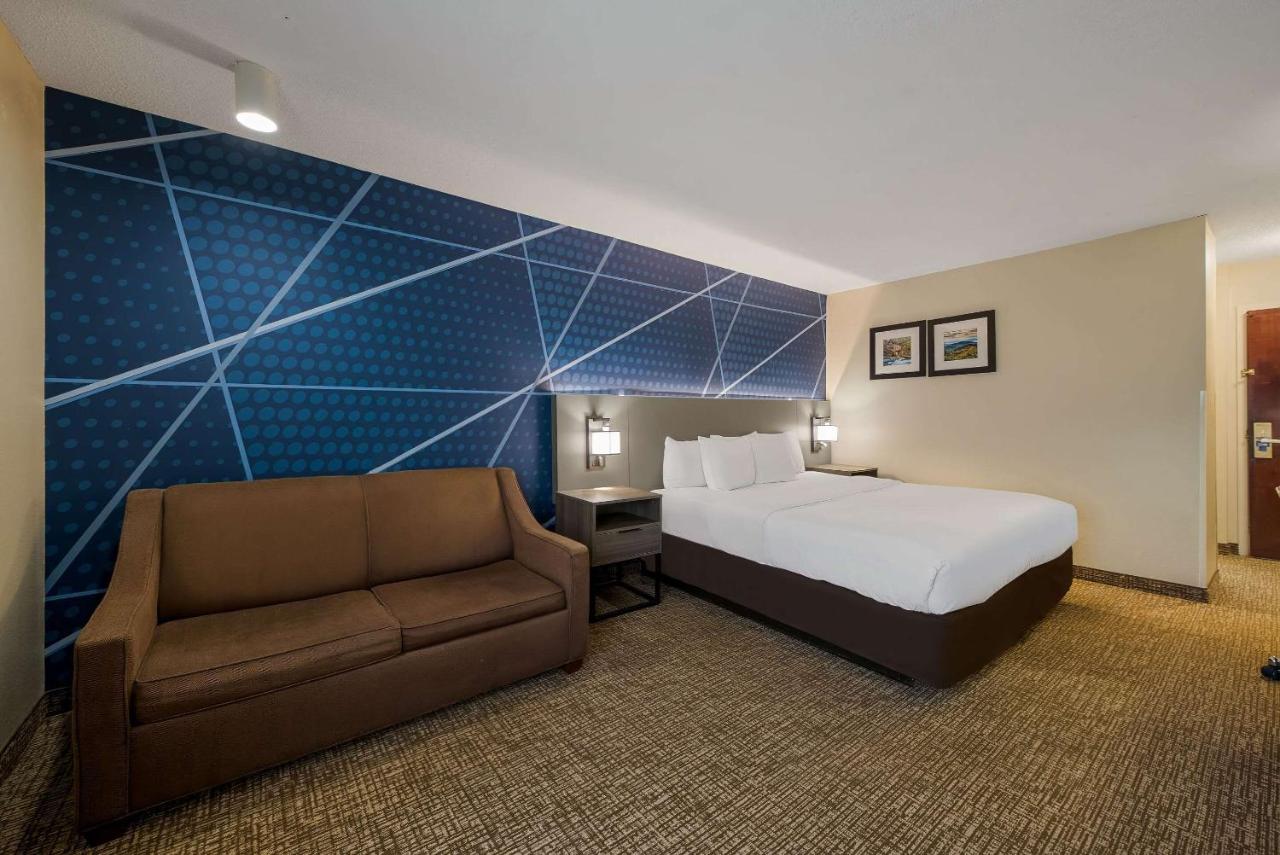 King Room - Non-Smoking at Comfort Inn Fayetteville I-95