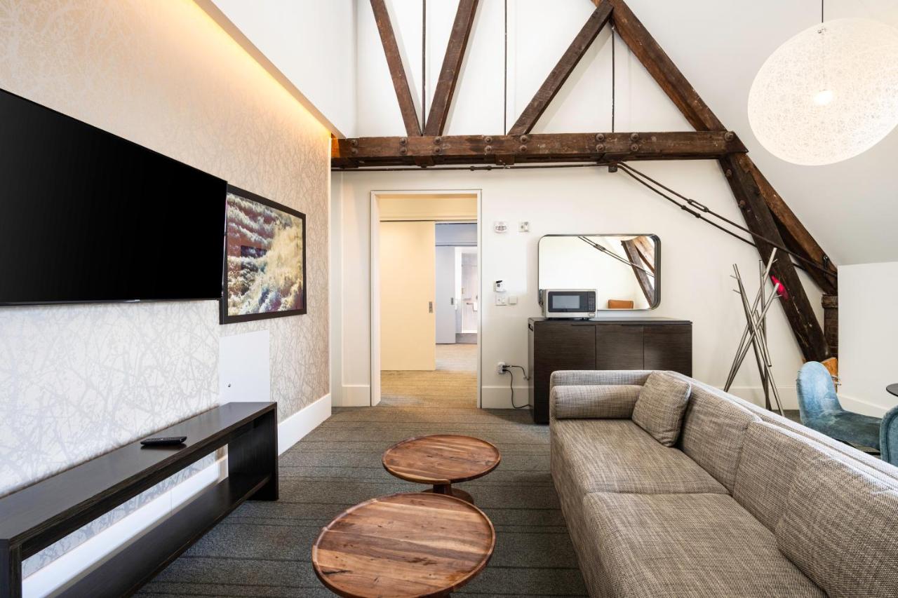 One-Bedroom Suite at The Richardson Hotel