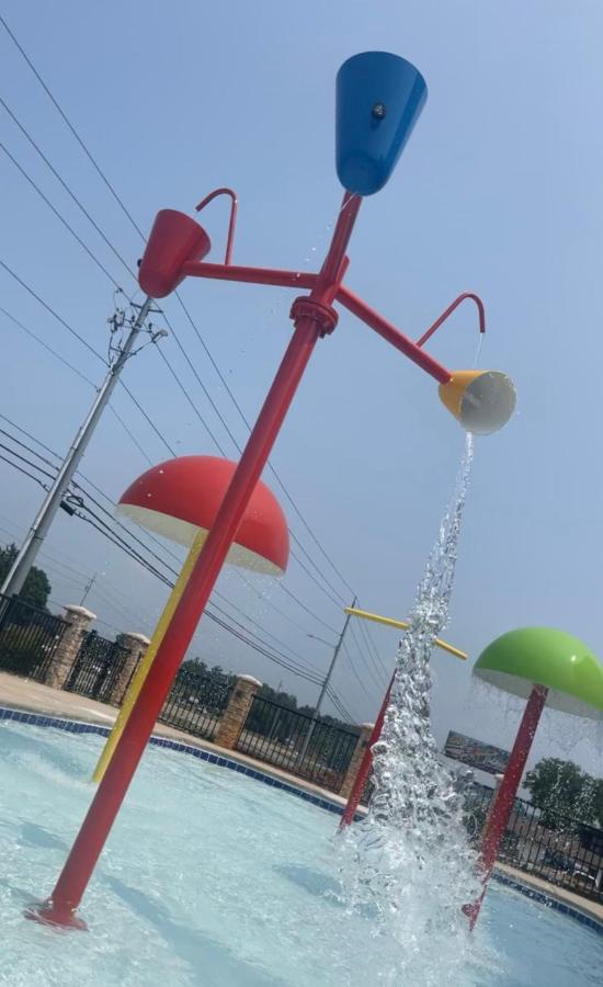 | Country Inn & Suites by Radisson, Sevierville Kodak, TN