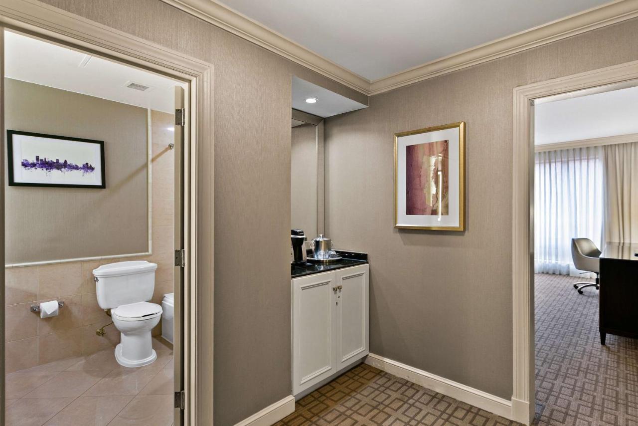 King Room - Courtyard View at The Royal Sonesta Harbor Court Baltimore