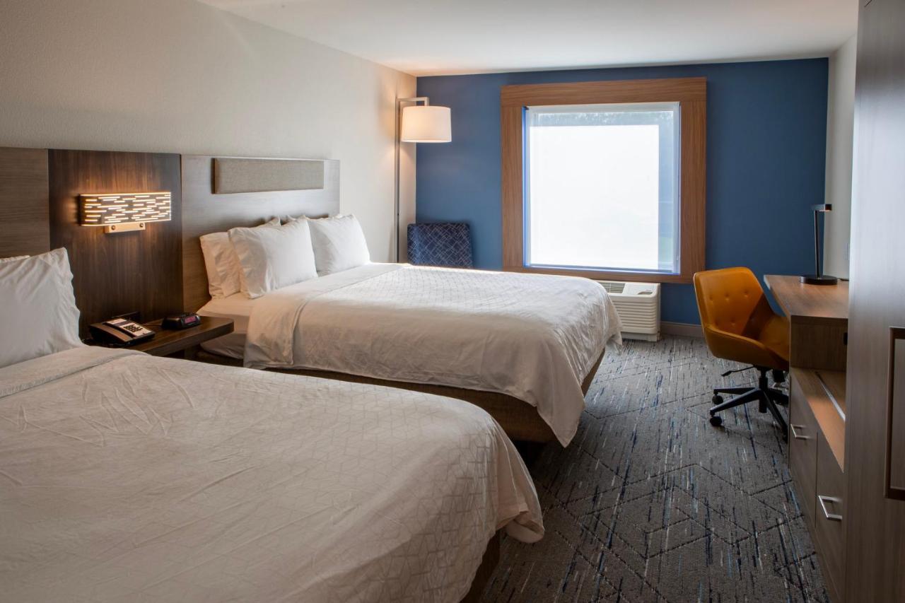 Room with Two Beds - Hearing Accessible - Non-Smoking at Holiday Inn Express & Suites Sioux City - Southern Hills by IHG