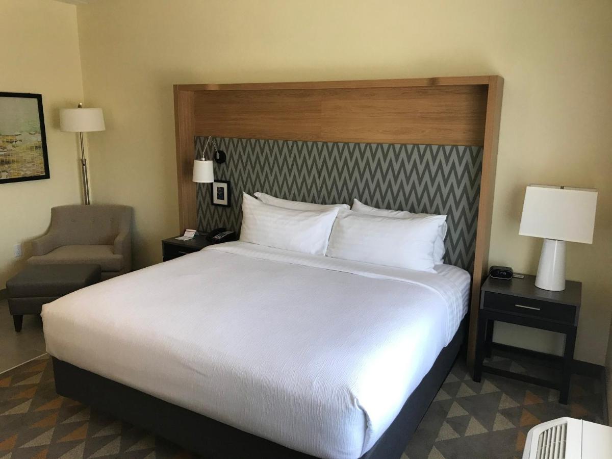 | Holiday Inn Hotel & Suites Arden - Asheville Airport, an IHG Hotel