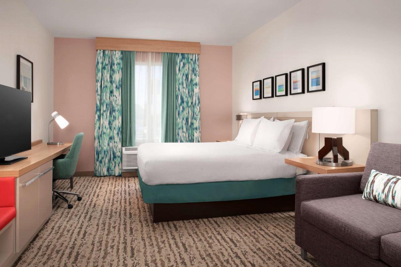 | Hilton Garden Inn Solomons