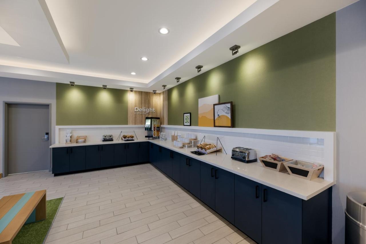 | Super 8 by Wyndham Midland South