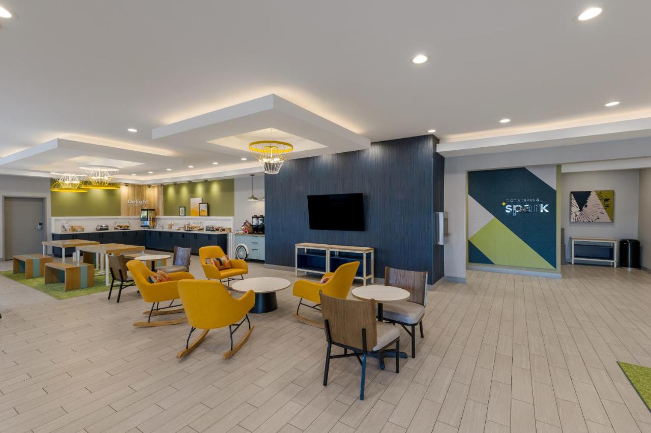 | Super 8 by Wyndham Midland South