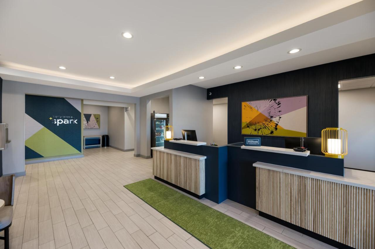 | Super 8 by Wyndham Midland South