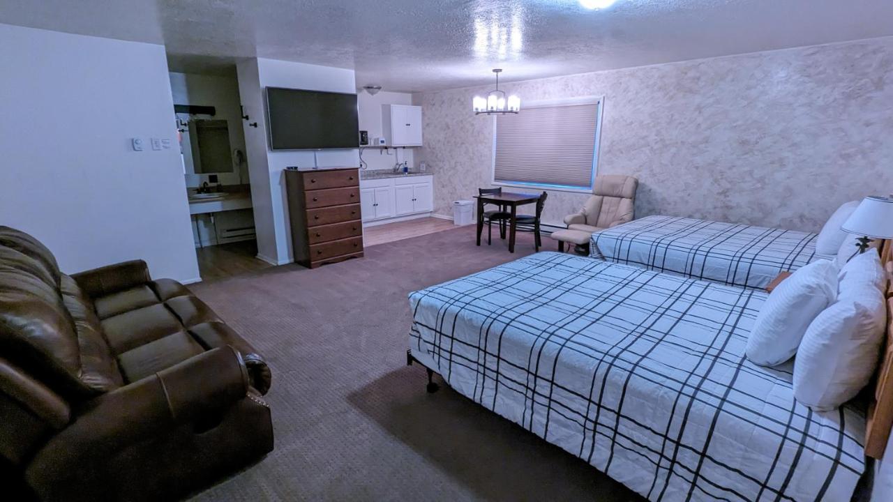 | High Desert Inn