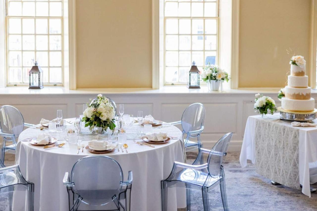 | Exeter Inn