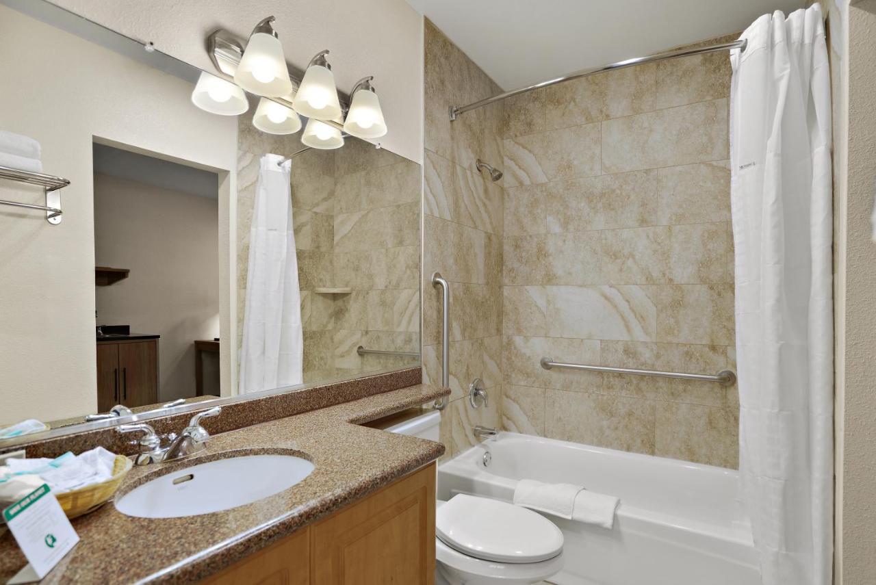 One Bedroom King Suite - Non-Smoking at La Fuente Inn & Suites