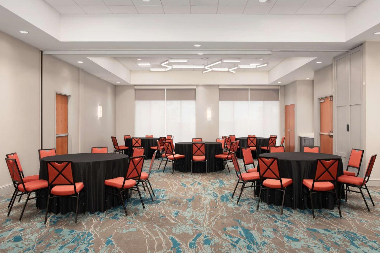 | Hilton Garden Inn Solomons