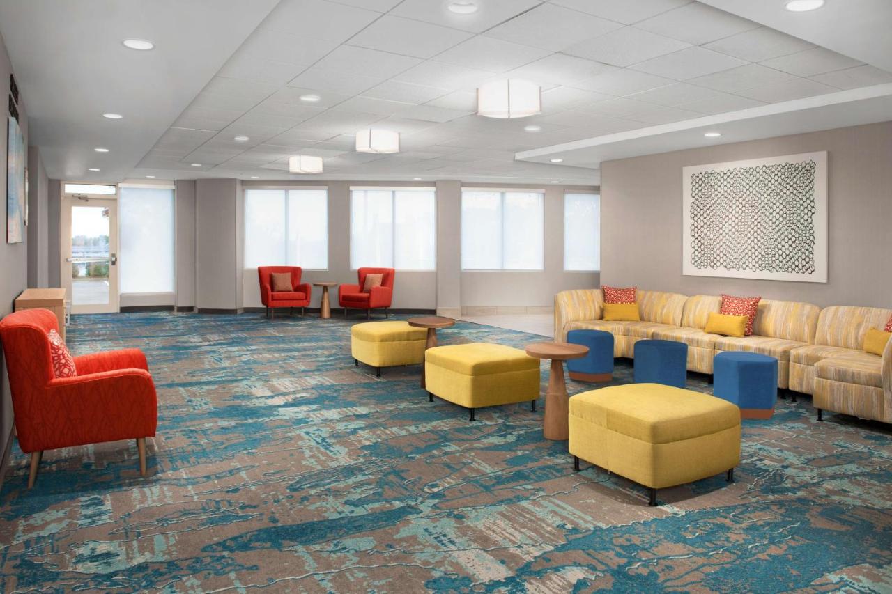 | Hilton Garden Inn Solomons