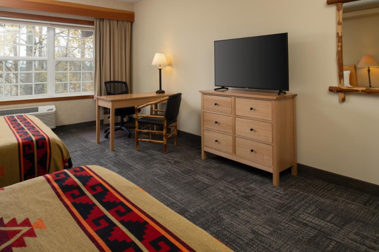 Double Room at Heathman Lodge
