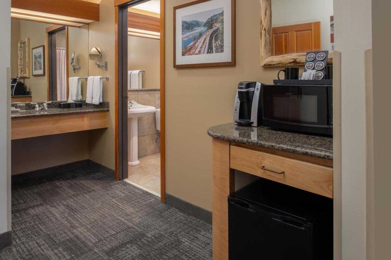 Double Room at Heathman Lodge
