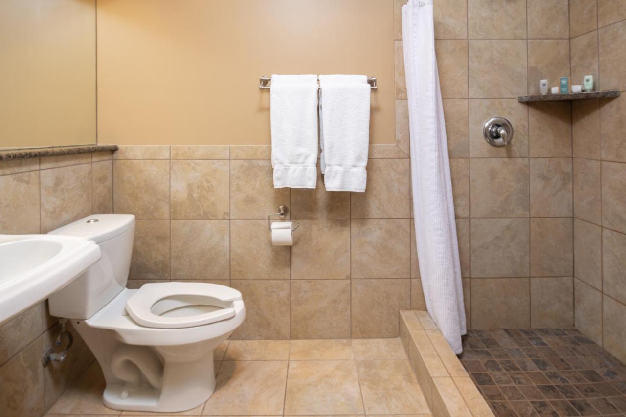 Double Room at Heathman Lodge