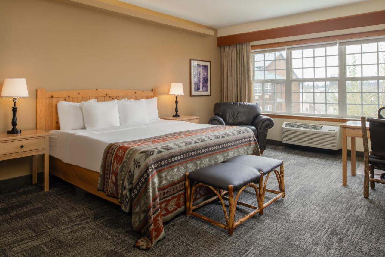 King Room at Heathman Lodge