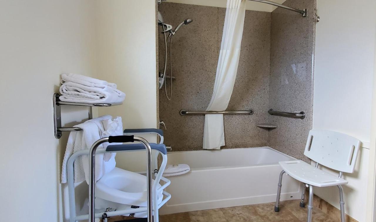 Standard Room, 2 Queen Beds, Accessible Tub, Non Smoking at Quality Inn & Suites Anaheim At The Park