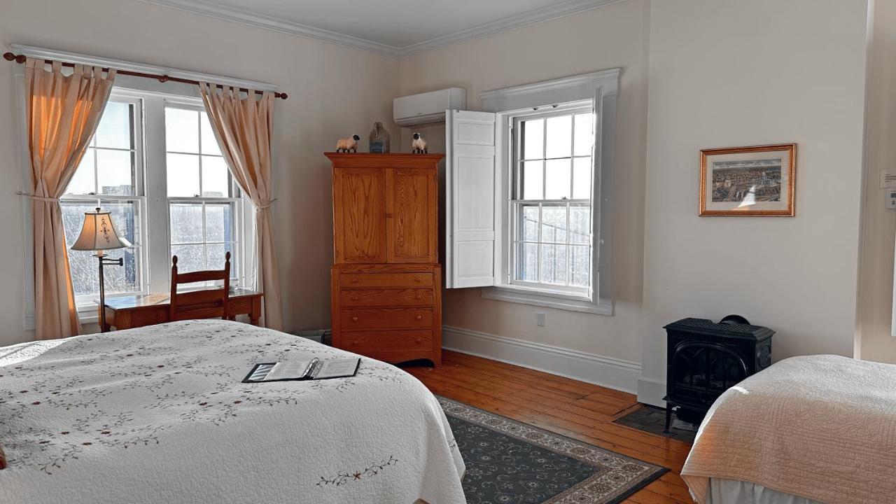 | Christopher Dodge House