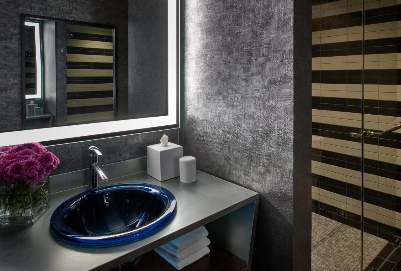 Premium Waterfront King Guest Room at Hotel Zephyr San Francisco