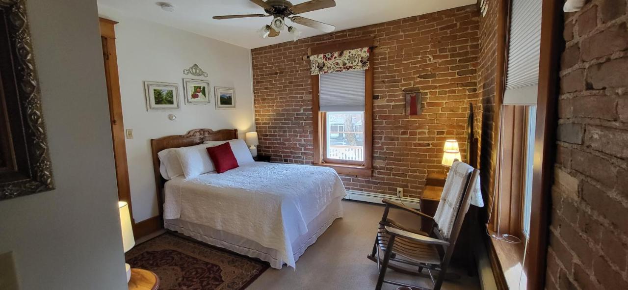 | Bross Hotel B & B