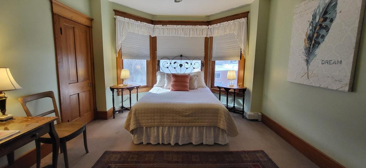 | Bross Hotel B & B
