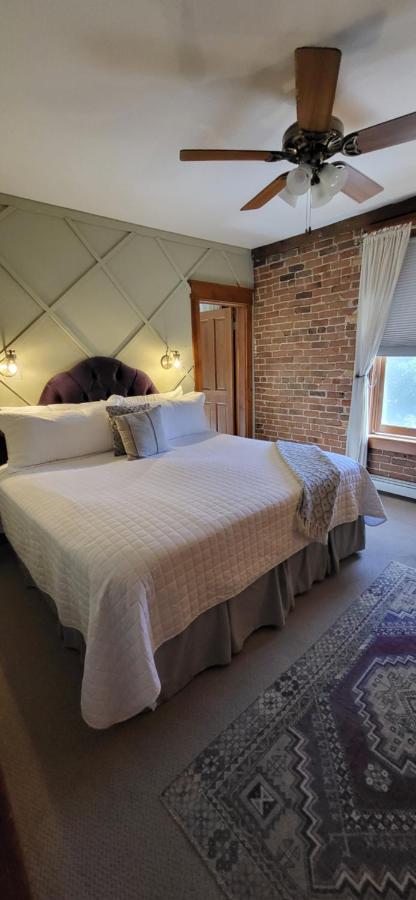 | Bross Hotel B & B