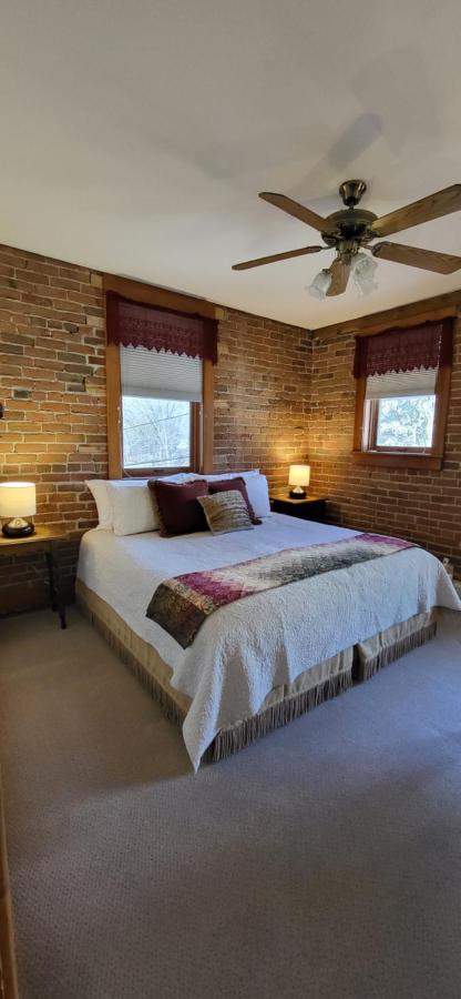 | Bross Hotel B & B