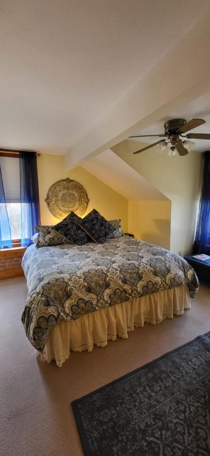 | Bross Hotel B & B