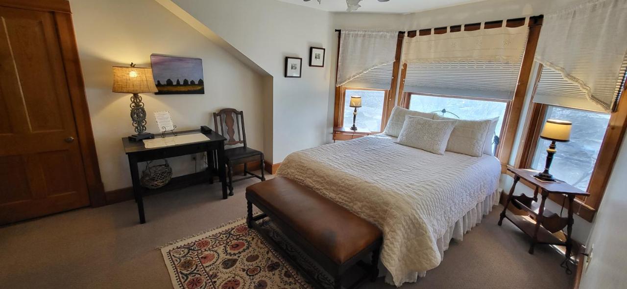 | Bross Hotel B & B