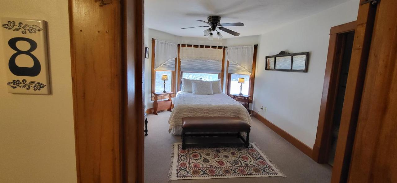 | Bross Hotel B & B