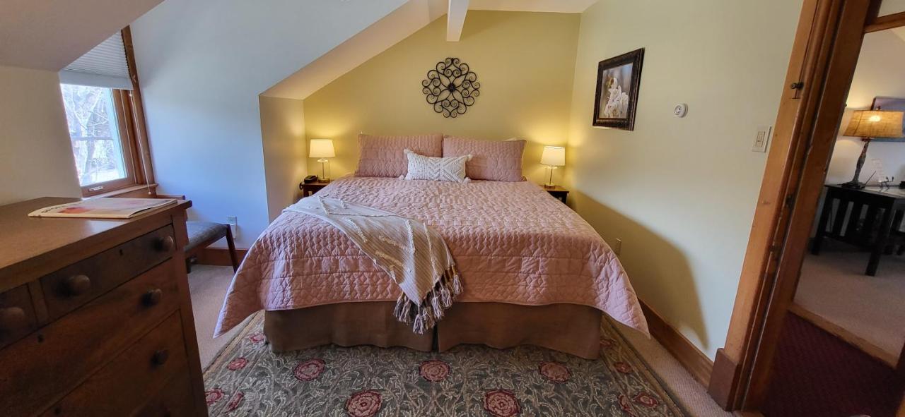 | Bross Hotel B & B