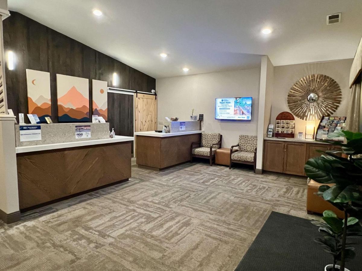 | Best Western Country Inn