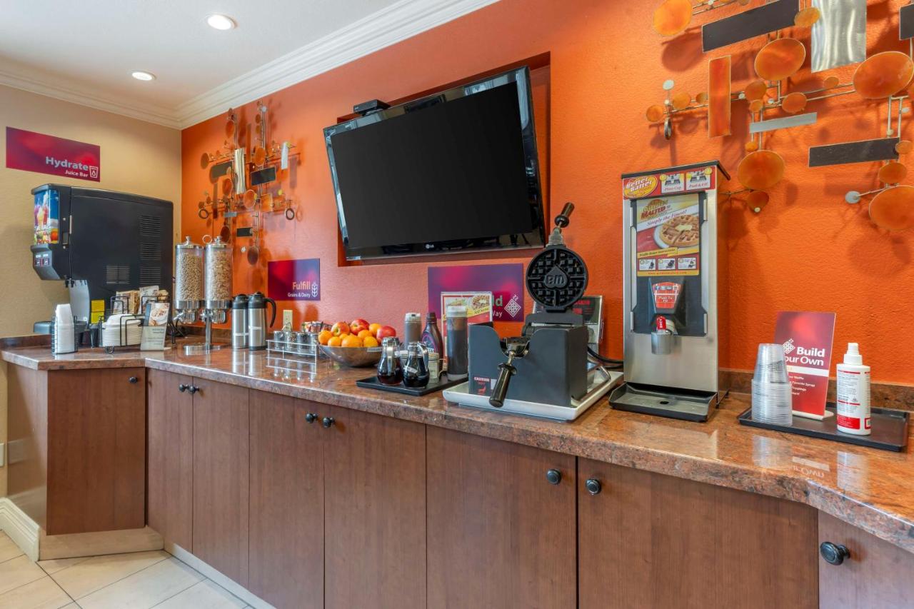  | Best Western Plus Airport Plaza