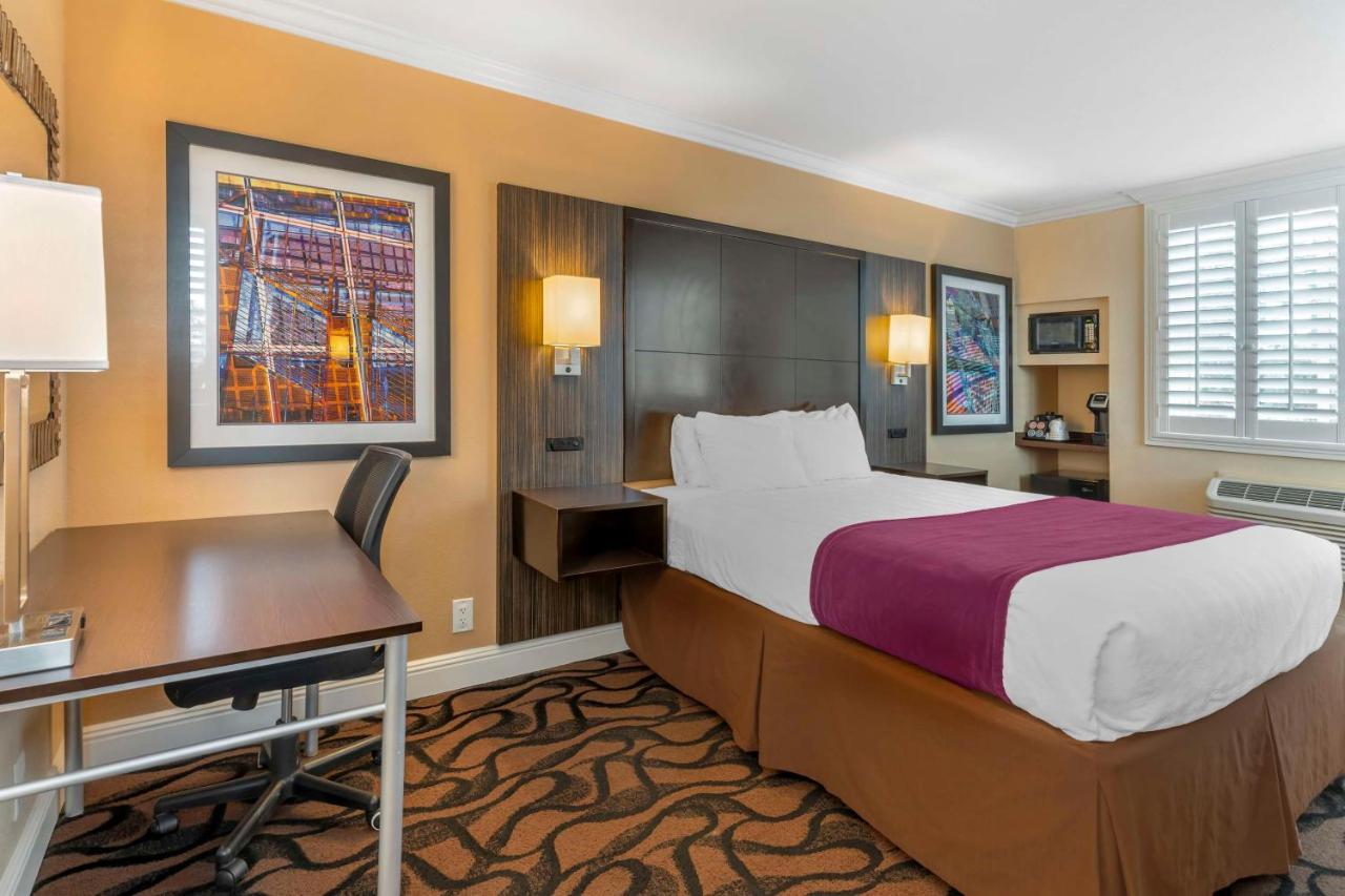  | Best Western Plus Airport Plaza