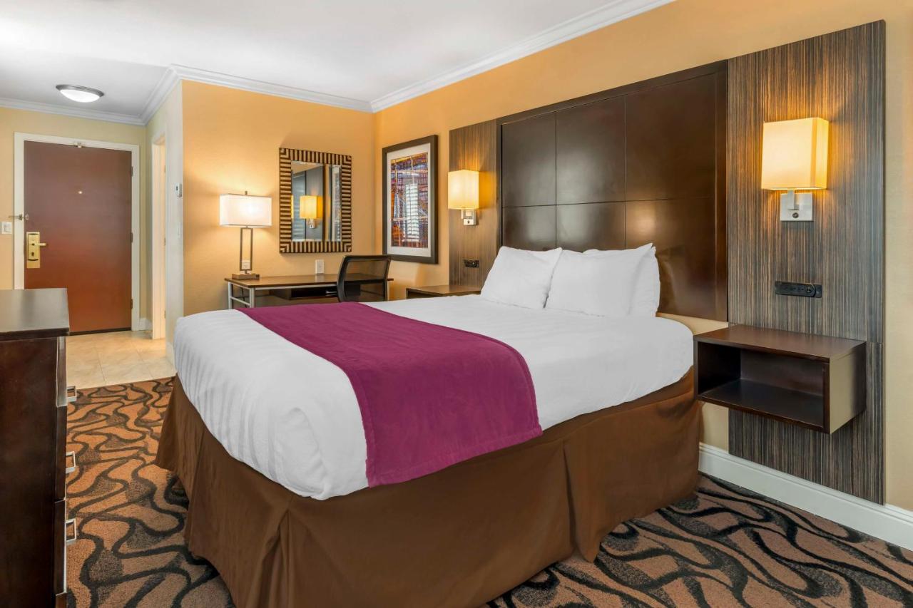 King Room - Disability Access - Non-Smoking at Best Western Plus Airport Plaza