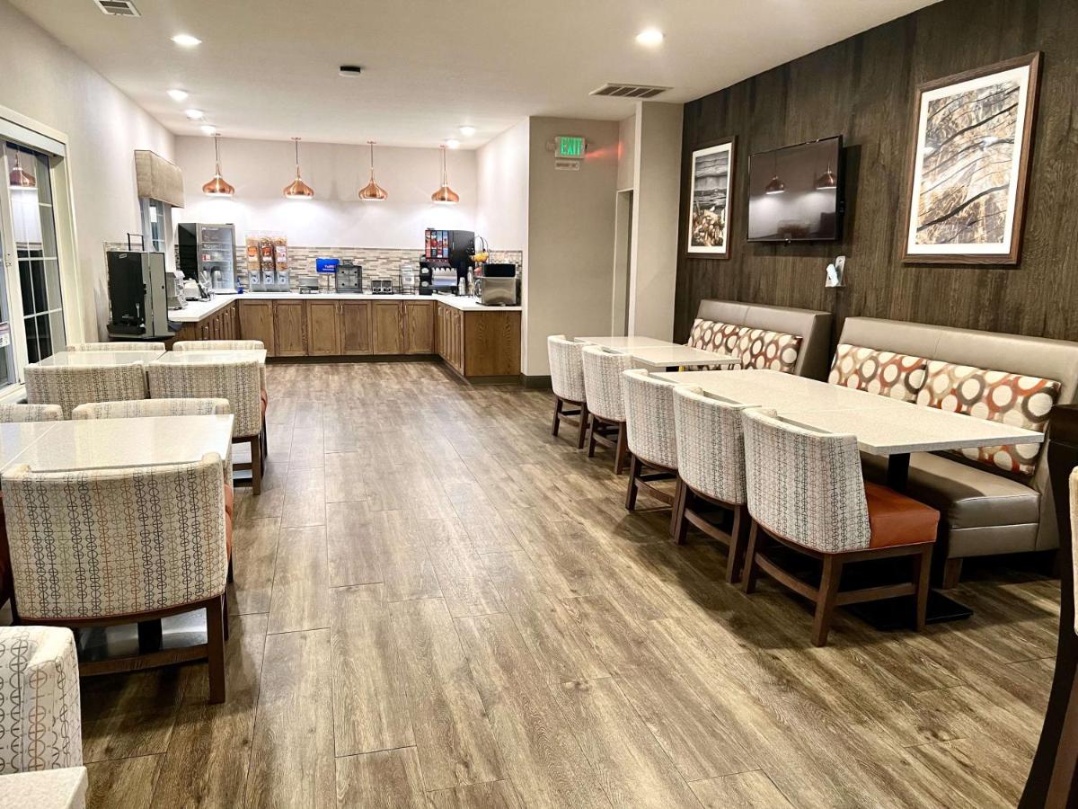 | Best Western Country Inn
