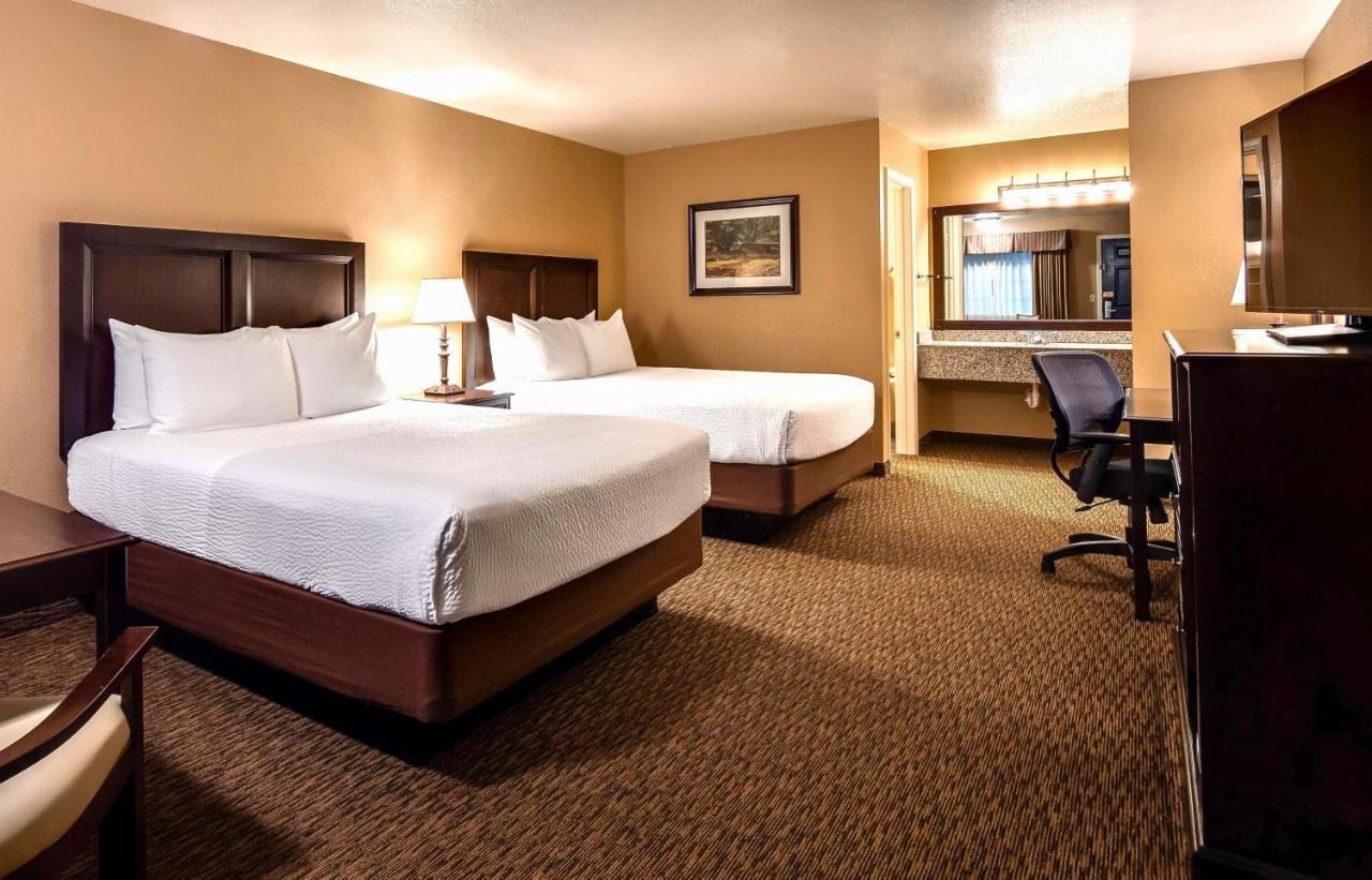 | Best Western Country Inn