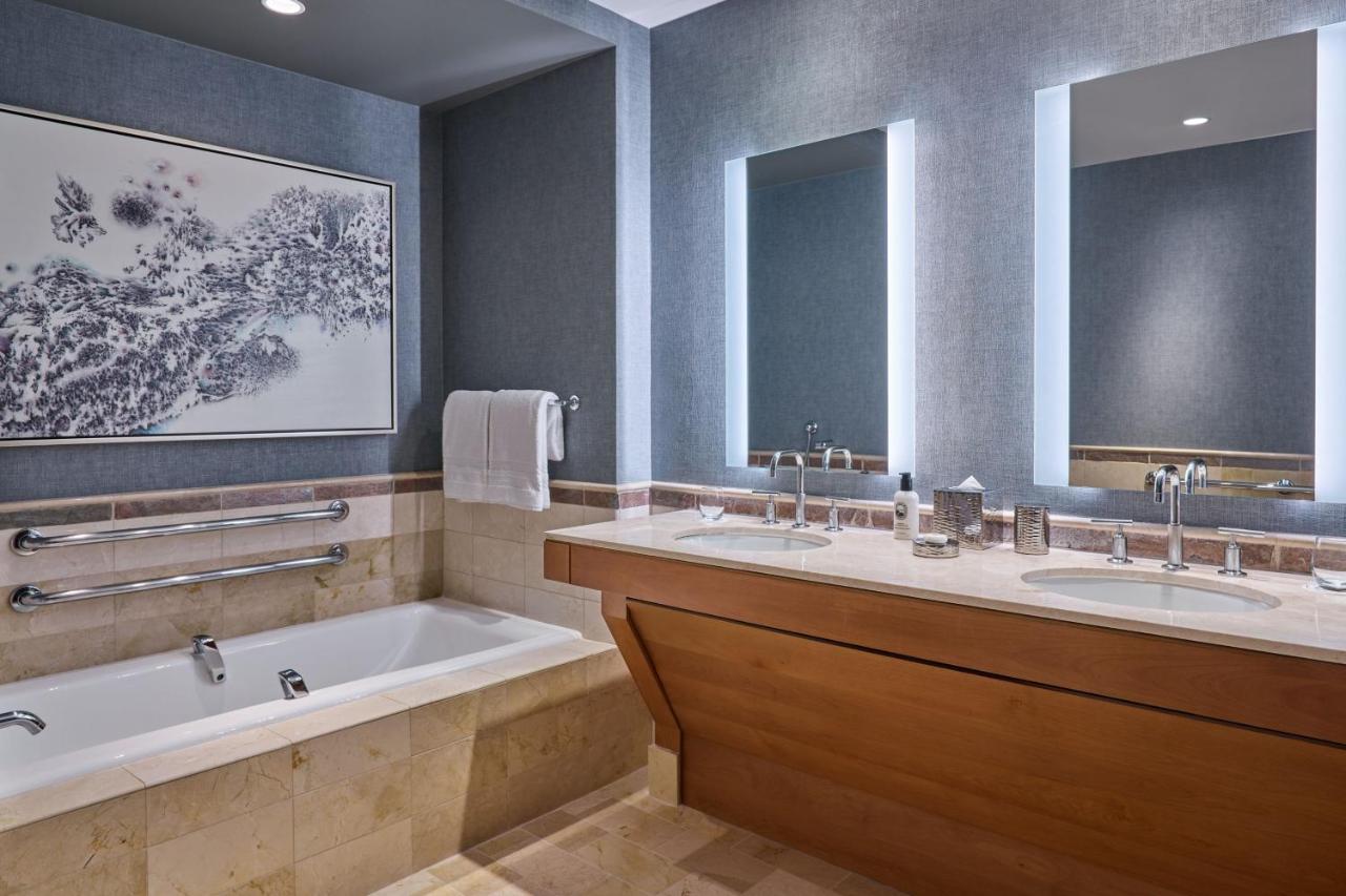 Club King Room at The Ritz-Carlton, Lake Tahoe