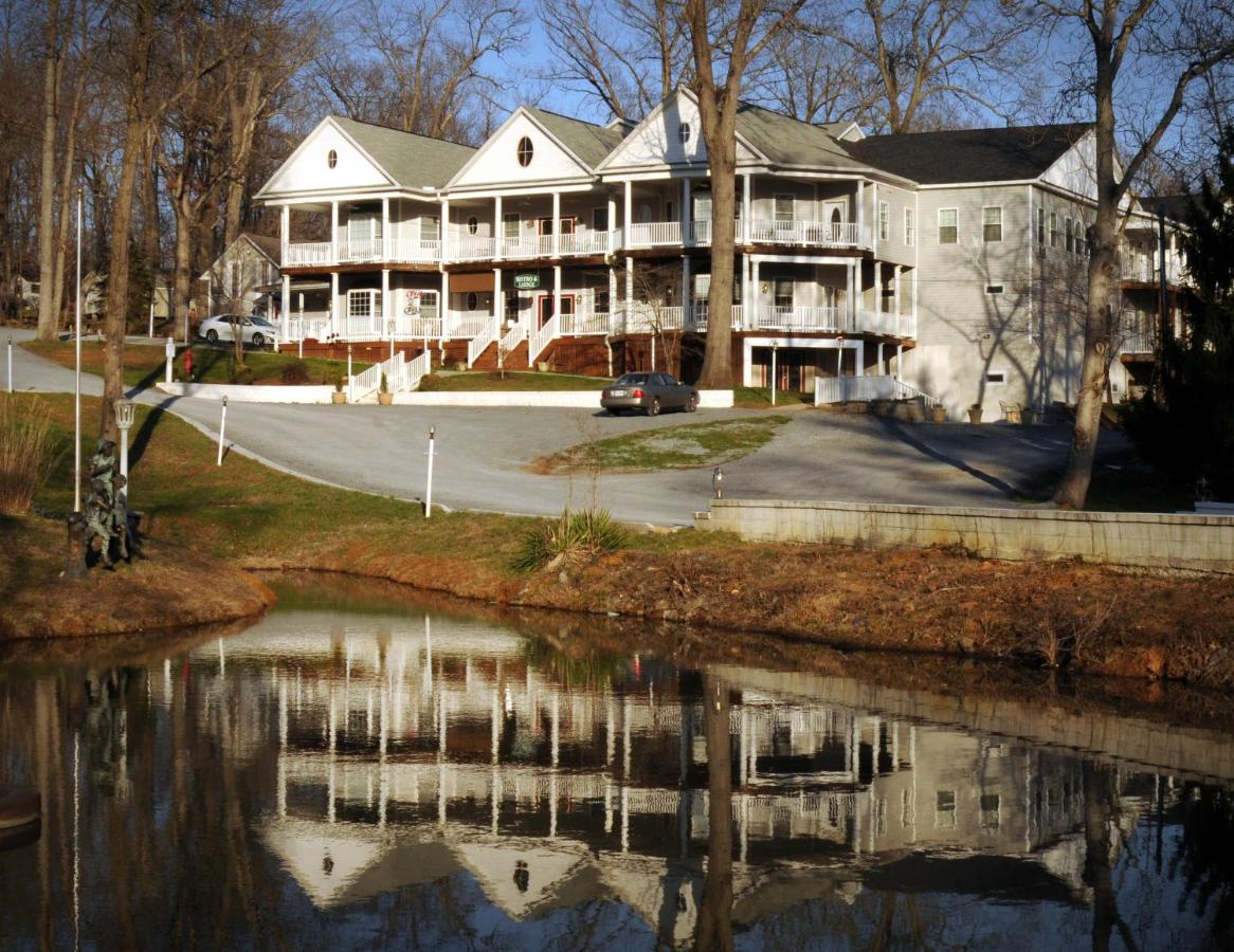  | Acorn Hill Lodge and Spa