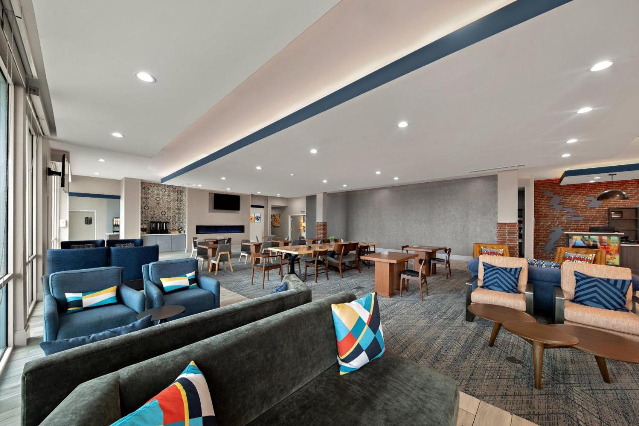  | La Quinta Inn & Suites by Wyndham Plano Legacy Frisco